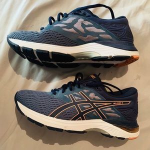 NWOT ASICS women’s athletic shoe 🏃🏼‍♀️🚴🏼‍♀️